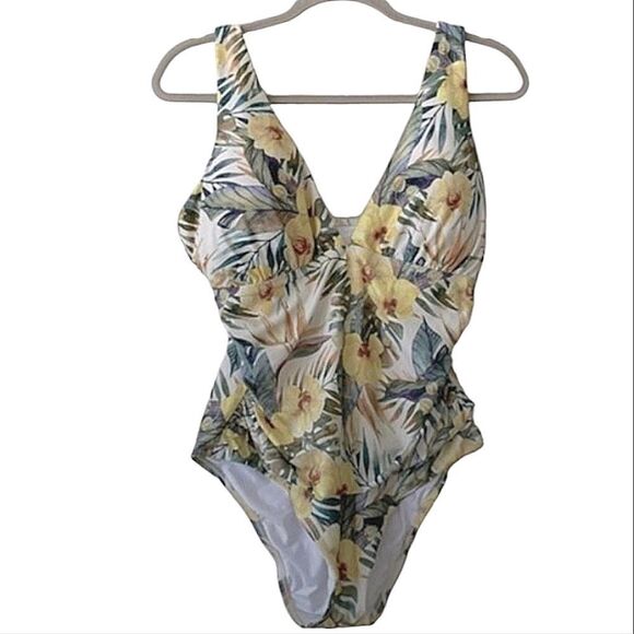 Athena Women's RSC Shirred Maillot Swimsuit 14 - Picture 1 of 13